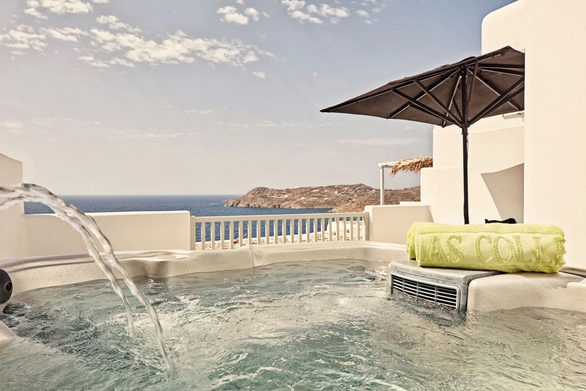 ELEGANTLY DESIGNED CHARMING VILLA WITH SUPERB PANORAMIC VIEWS photo 4