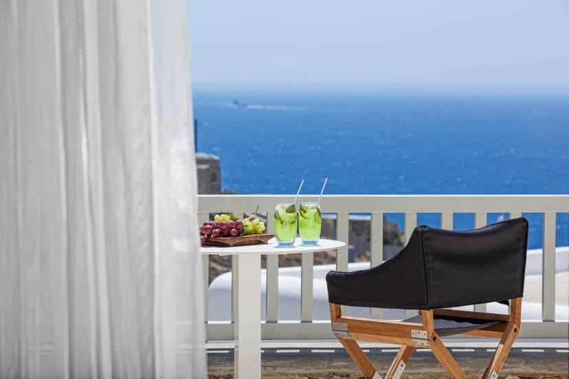REMARKABLE VILLA WITH SPACIOUS TERRACE AND PRIVATE POOL