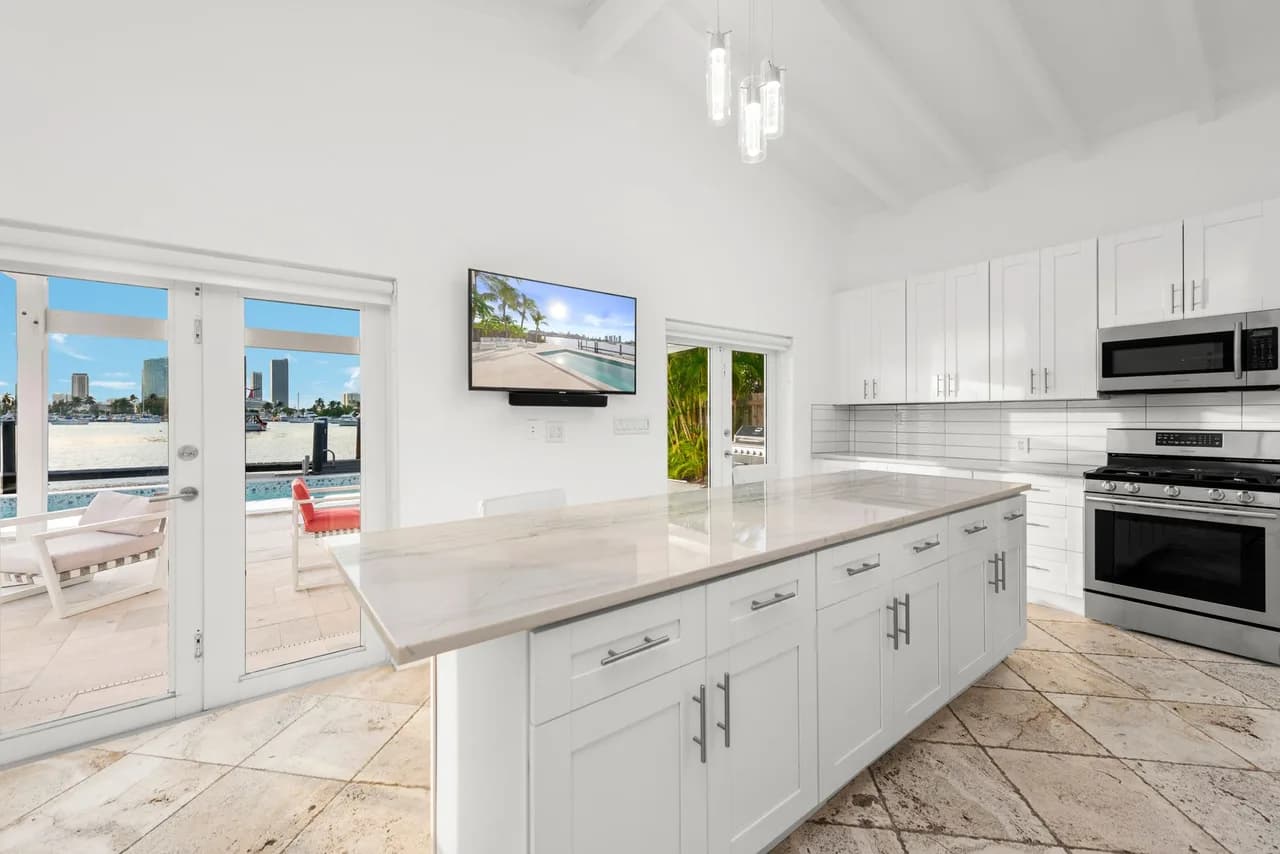 Spacious 2 Story Villa With Heated Pool And Skyline Views photo 3