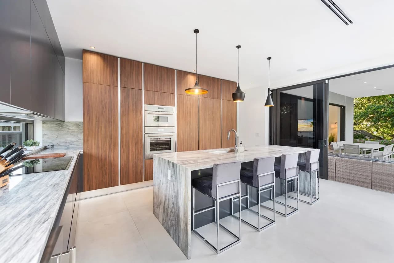 Transitional Modern Style Villa With Expansive Living Spaces photo 3