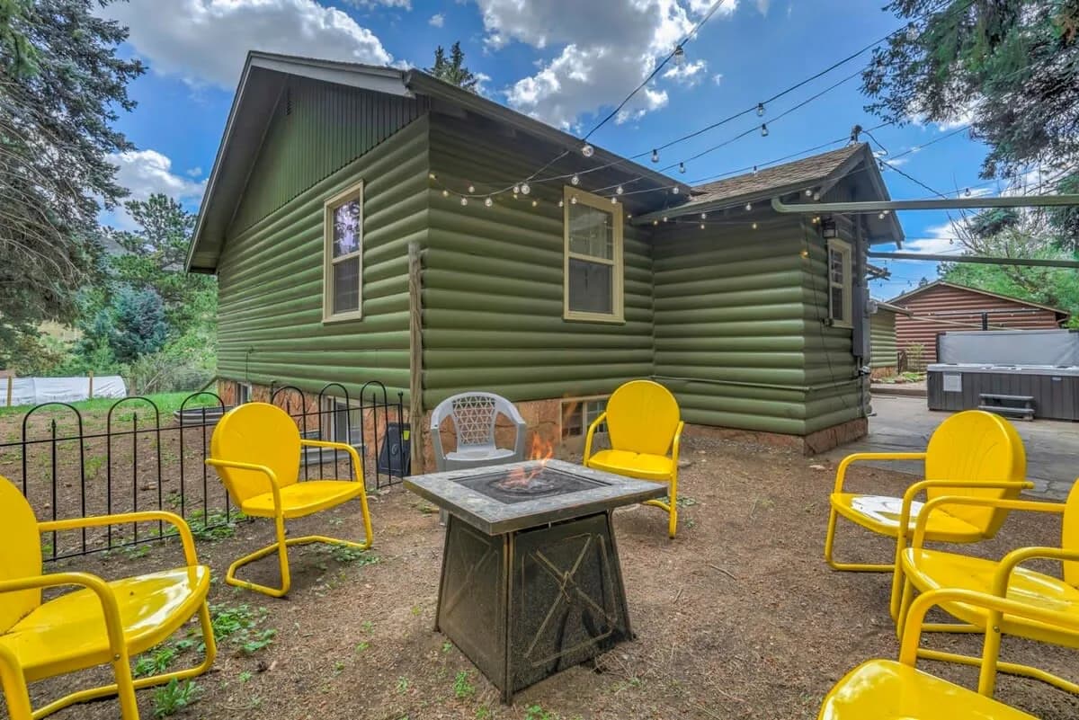 Mountain Retreat with Hot Tub in Cascade Chipita Park photo 3