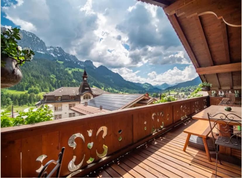 Charming Top floor 4 BR apartment 190m2 with amazing view
