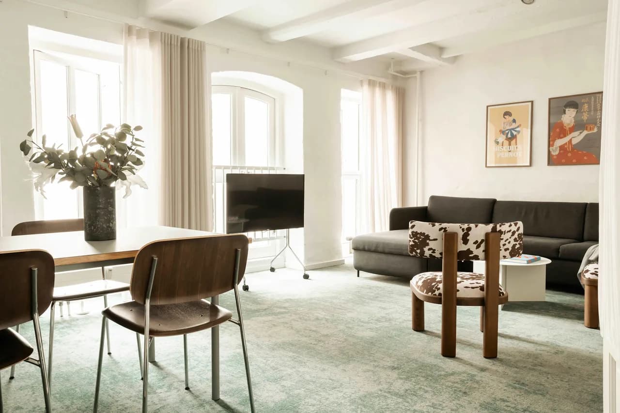 Charming Two Bedroom Retreat in Copenhagen photo 2