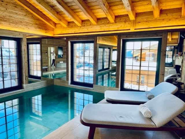 Beautifully Enveloped Romantic Chalet photo 3