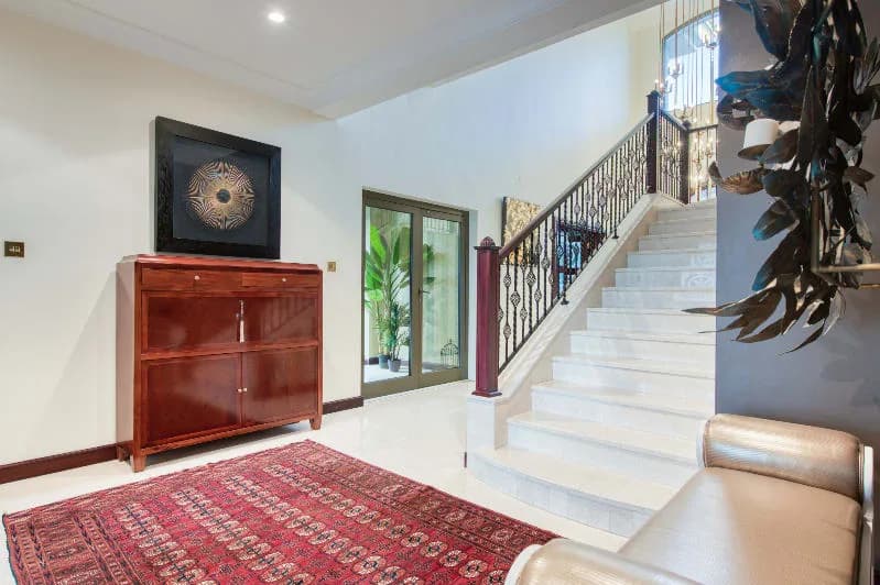 Luxurious 5 BR Villa with Private Pool photo 3