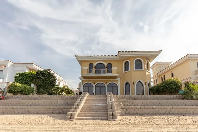 Stunning Beachfront Villa with Private Pool photo 2