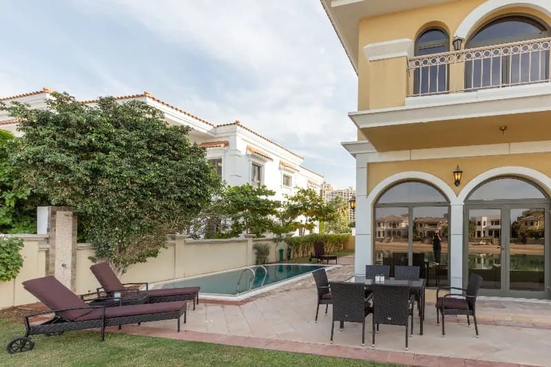 Stunning Beachfront Villa with Private Pool photo 4