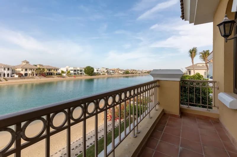 Stunning Beachfront Villa with Private Pool photo 5