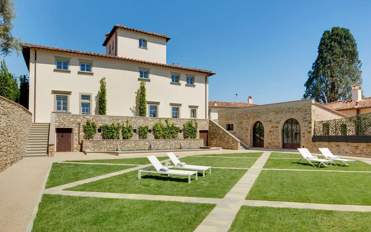 BREATHTAKING MAJESTIC VILLA IN TUSCANY photo 2