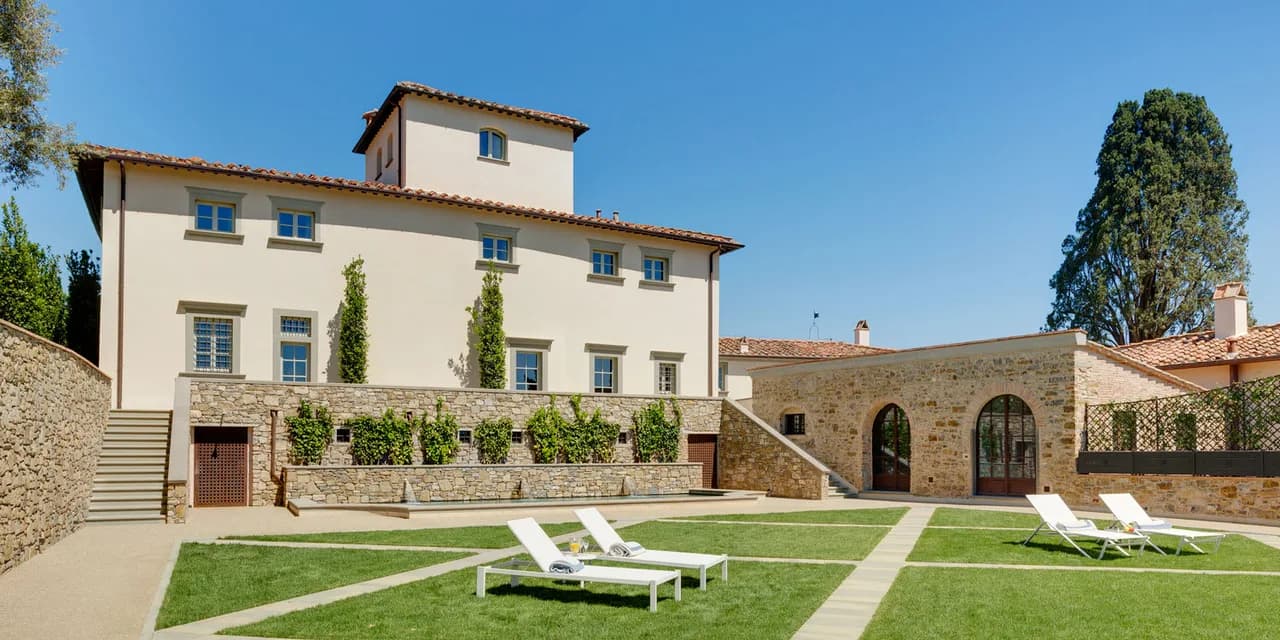 BREATHTAKING MAJESTIC VILLA IN TUSCANY photo 3