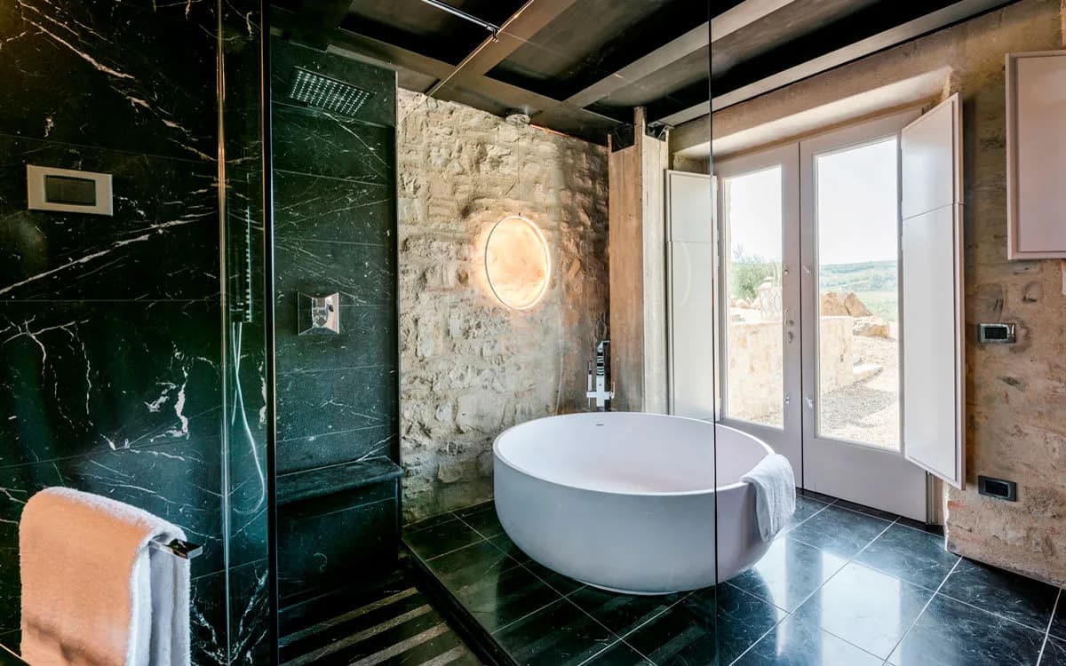 STUNNING VILLA OVERLOOKING THE VINEYARDS OF CHIANTI photo 2