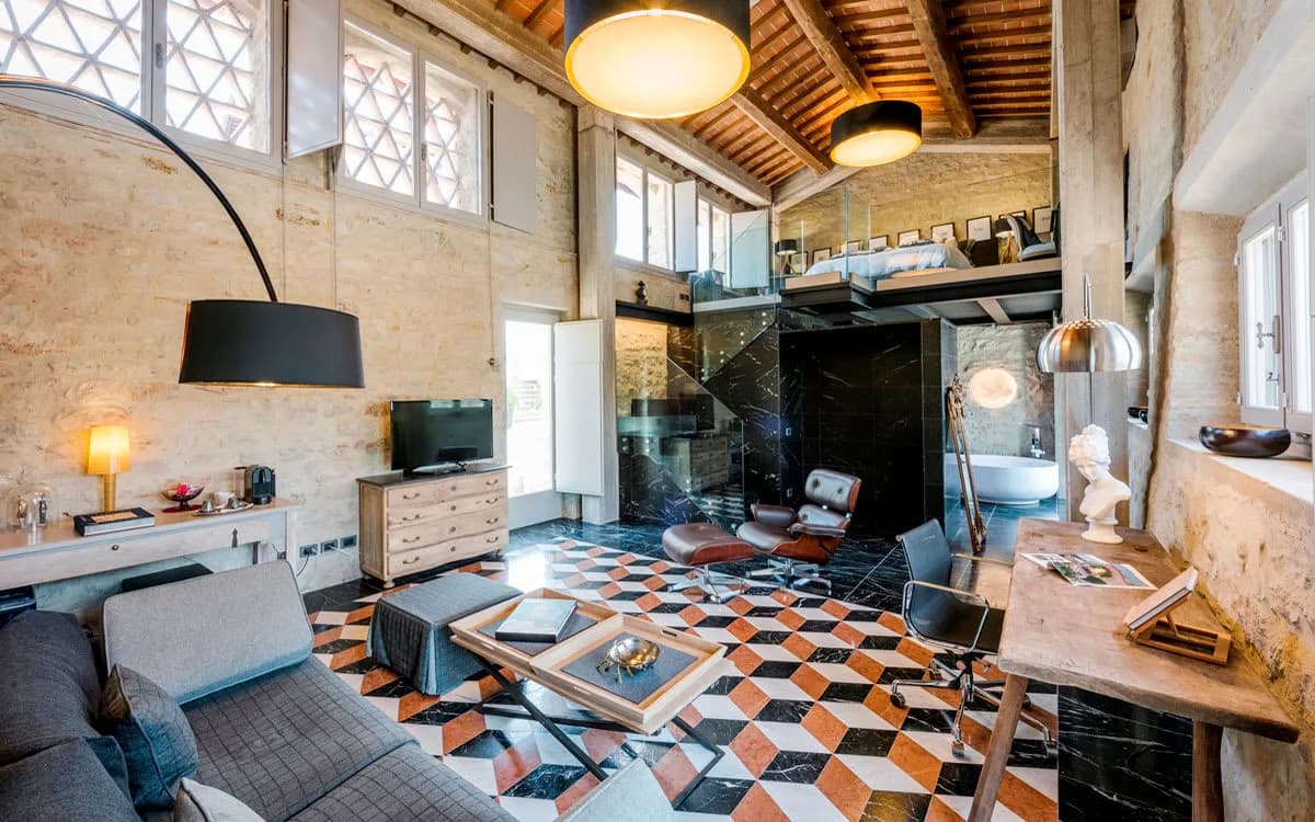 STUNNING VILLA OVERLOOKING THE VINEYARDS OF CHIANTI photo 4