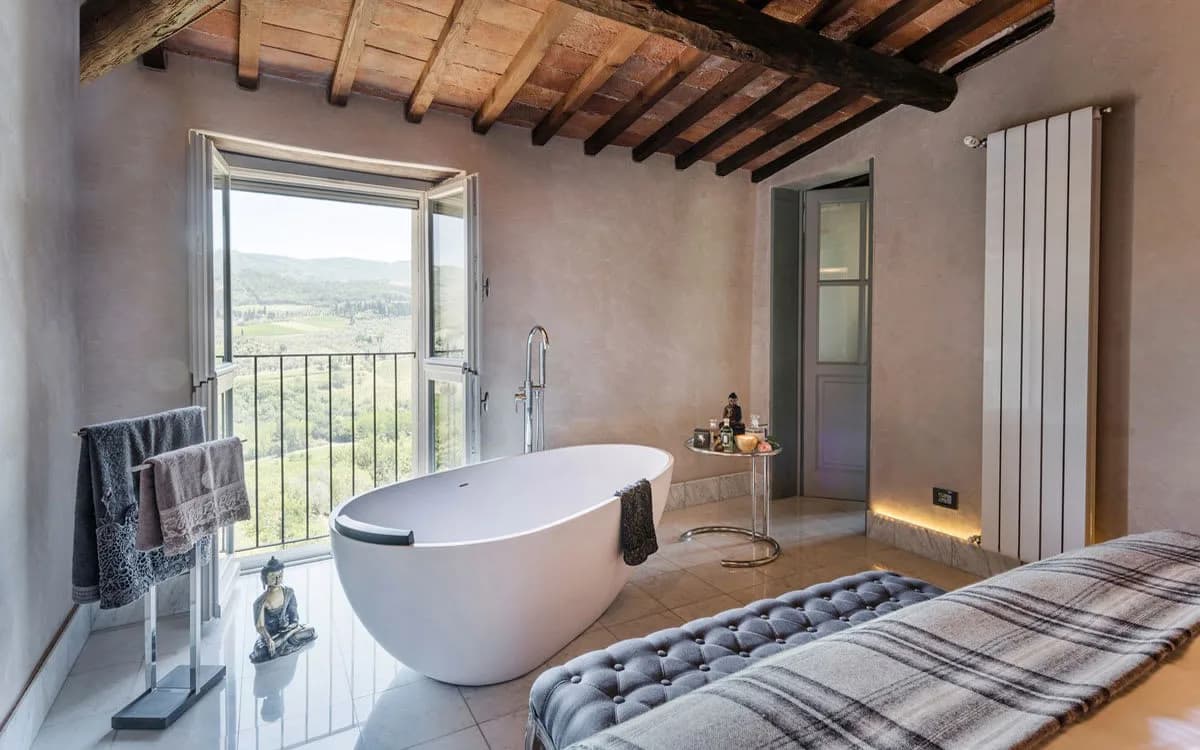 STUNNING VILLA OVERLOOKING THE VINEYARDS OF CHIANTI photo 5