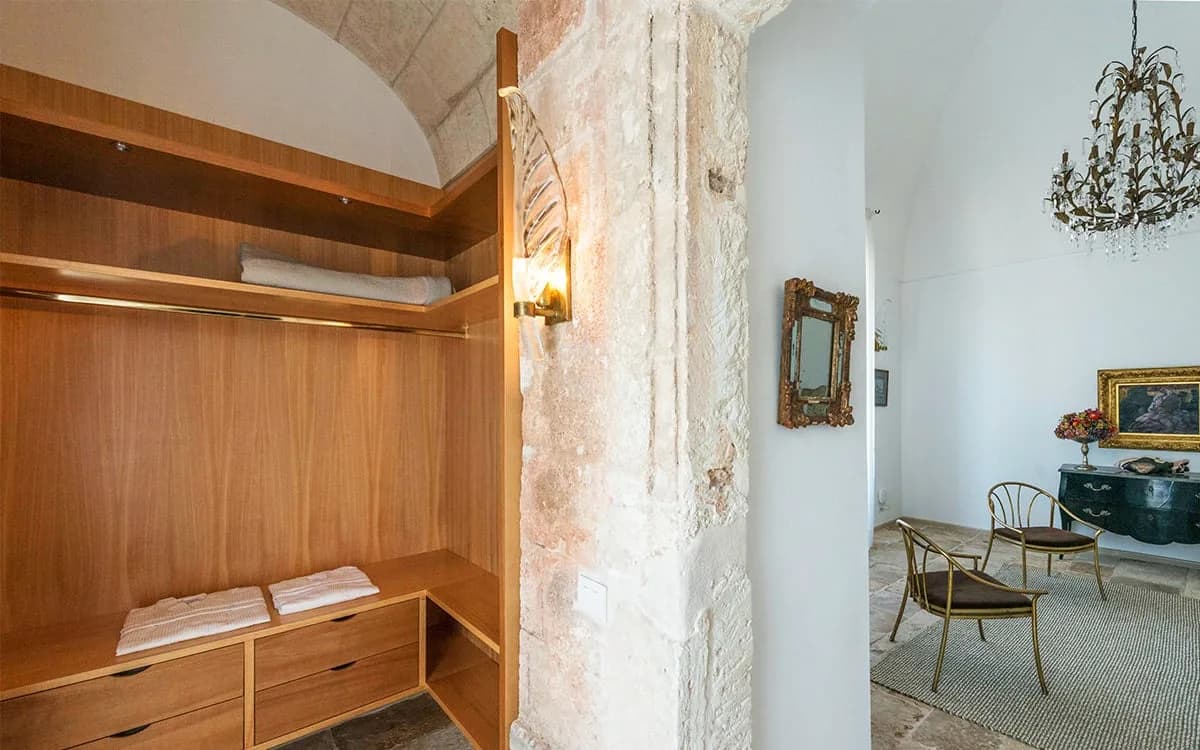 BREATHTAKING ELEGANT VILLA IN PUGLIA photo 4