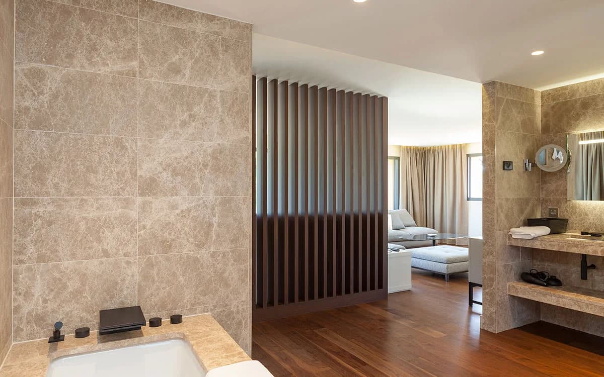 LUXURY CONTEMPORARY STYLE VILLA IN CANNES photo 2