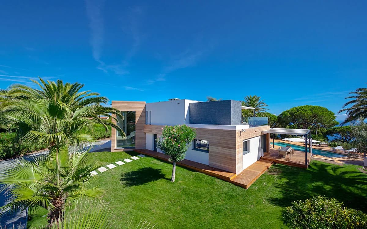 LUXURY CONTEMPORARY STYLE VILLA IN CANNES photo 3