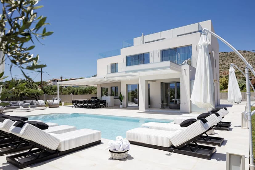 Chic Villa With Indoor Hot Tub, Sauna, Hammam and Playroom