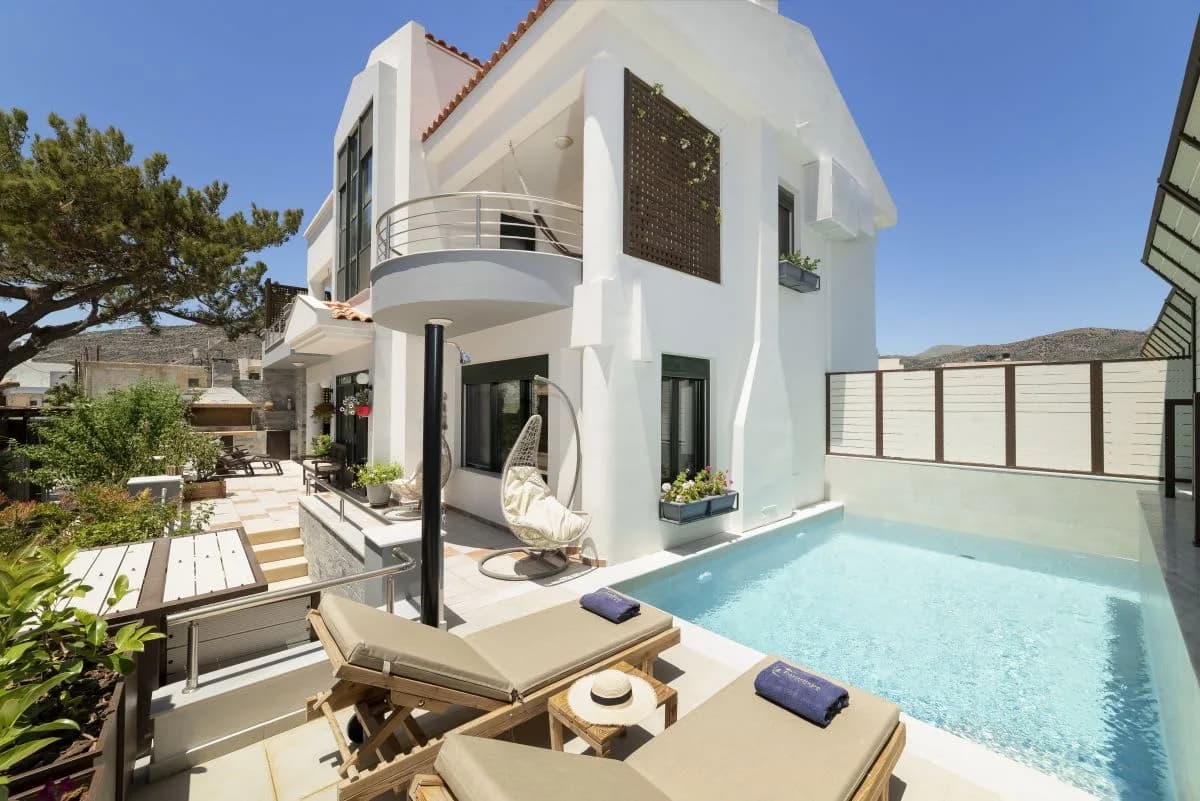 Quality 5br Villa Within 100m From Beach photo 2