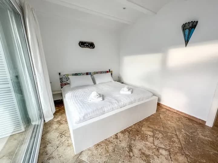 BEAUTIFUL 4 BEDROOM VILLA IN IBIZA photo 2