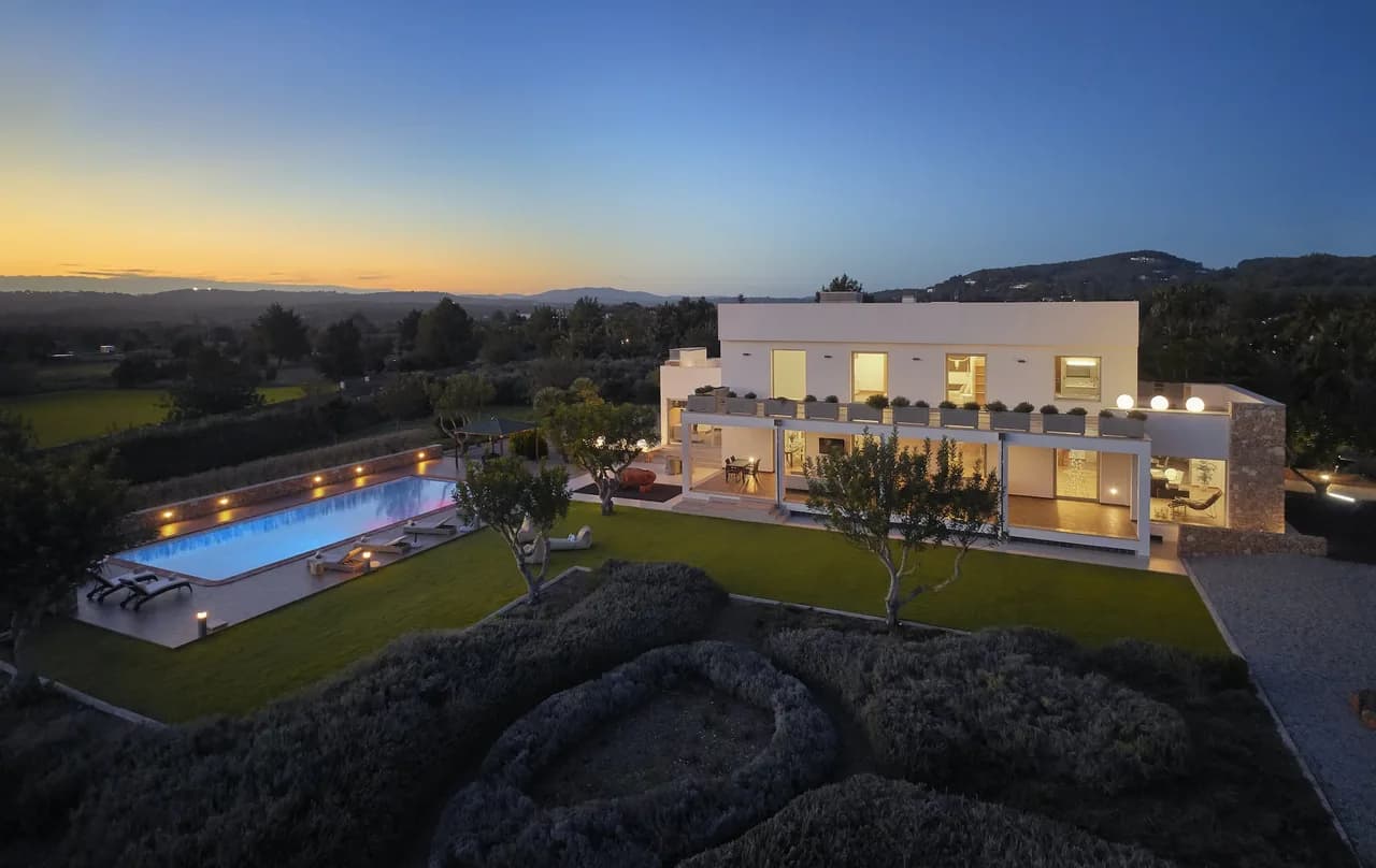 IMPRESSIVE VILLA NEAR IBIZA TOWN photo 2