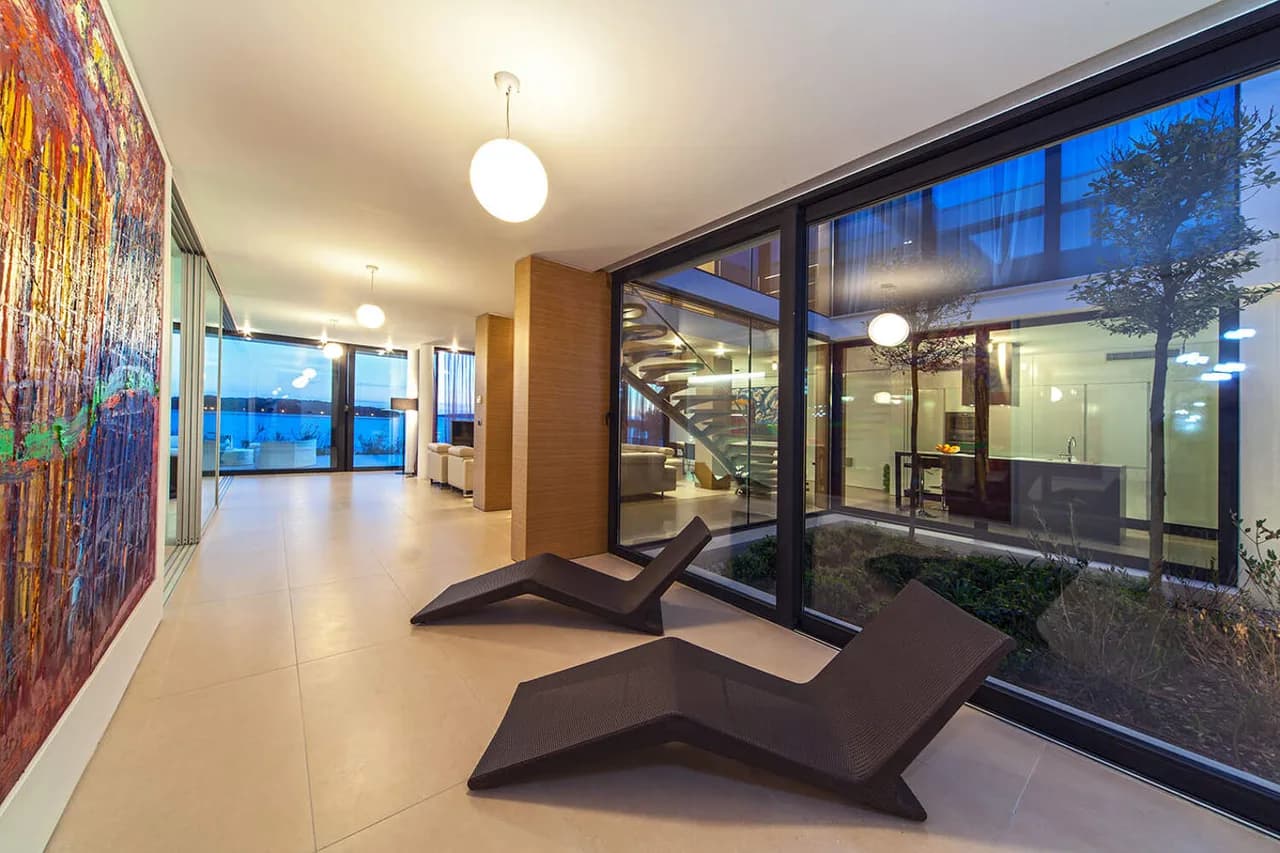EXCLUSIVE BEACHFRONT VILLA WITH SAUNA AND INDOOR SWIMMING POOL photo 3