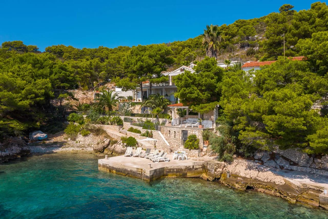 Exclusive Villa with Private Beach Acess photo 2