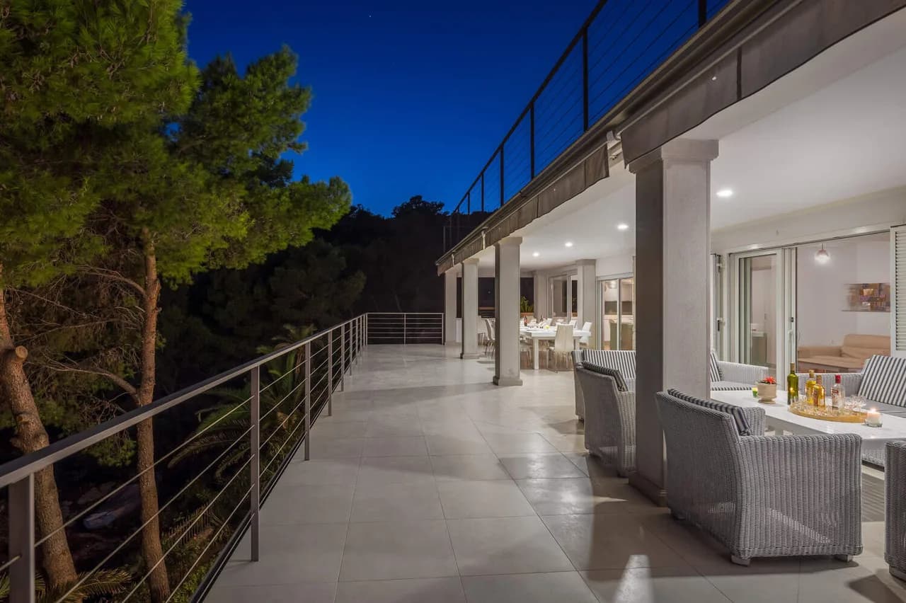 Exclusive Villa with Private Beach Acess photo 4