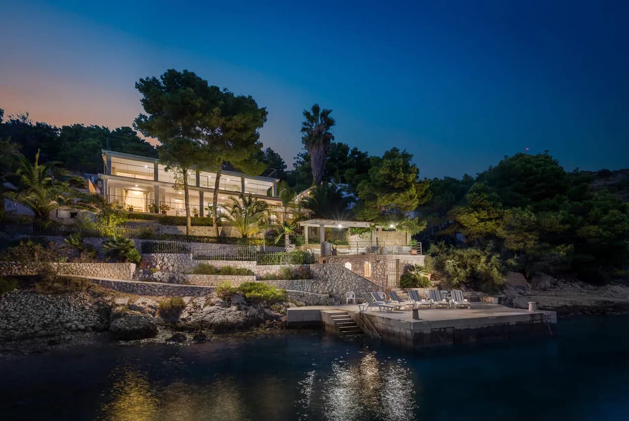 Exclusive Villa with Private Beach Acess photo 5