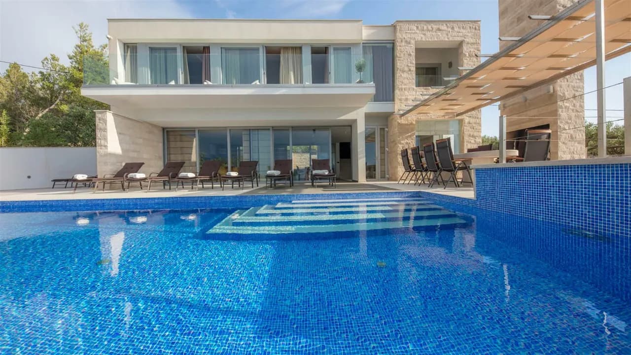 GORGEOUS PRIME VILLA WITH STUNNING SEA VIEW photo 2