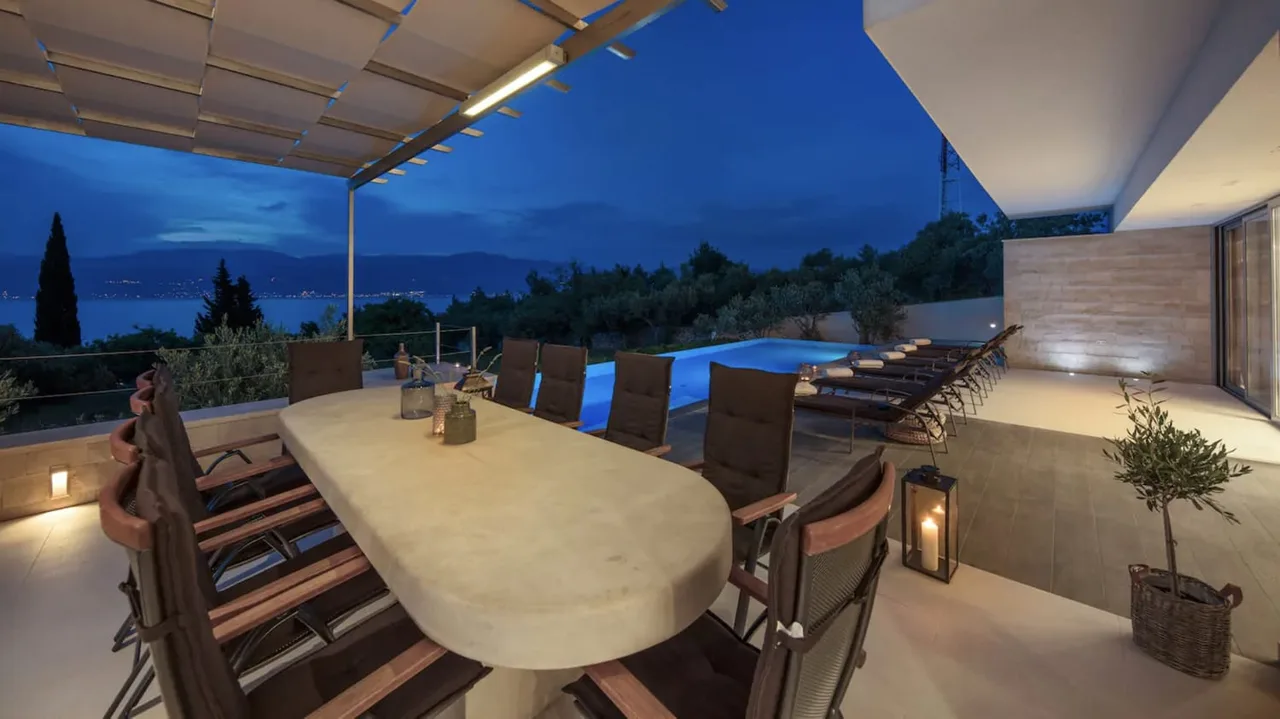 GORGEOUS PRIME VILLA WITH STUNNING SEA VIEW photo 3