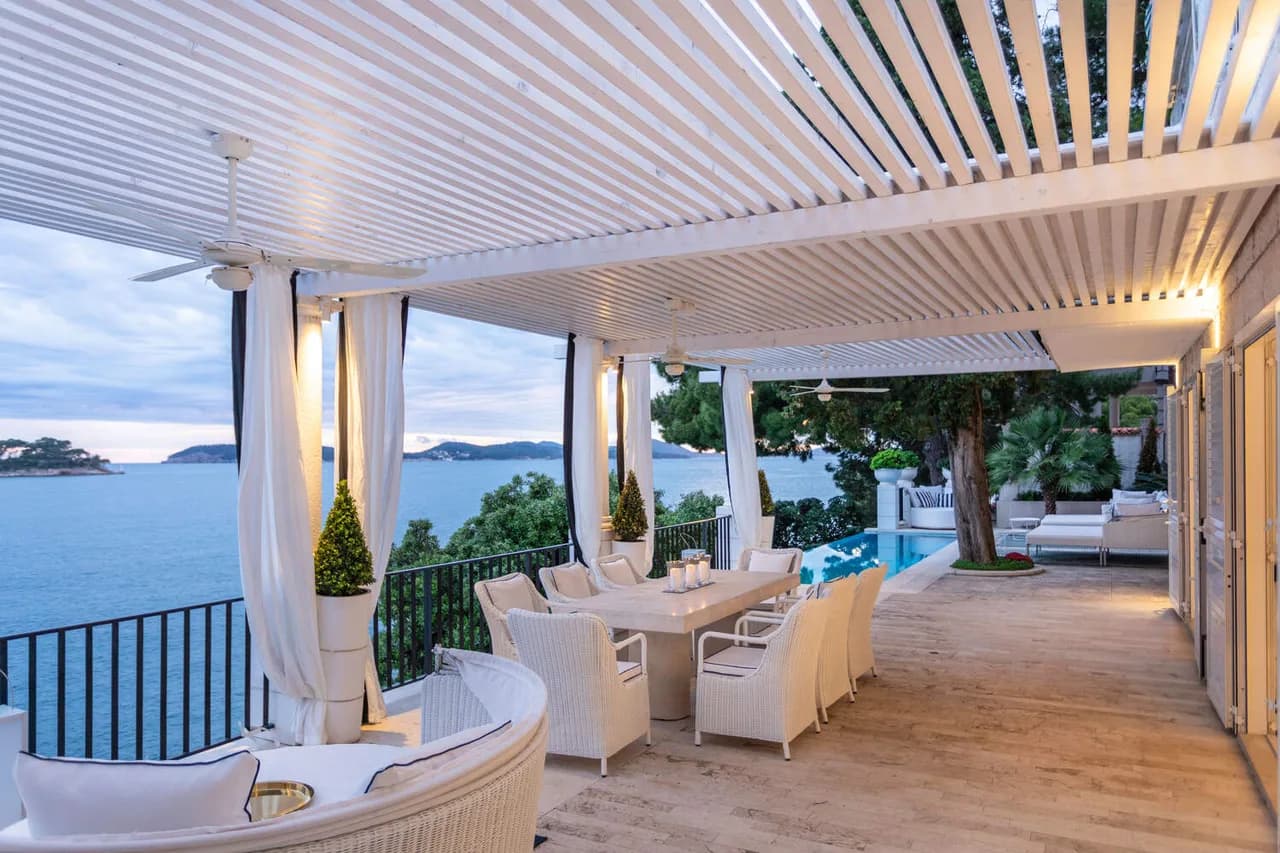 STUNNING VILLA WITH PRIVATE BEACH photo 3