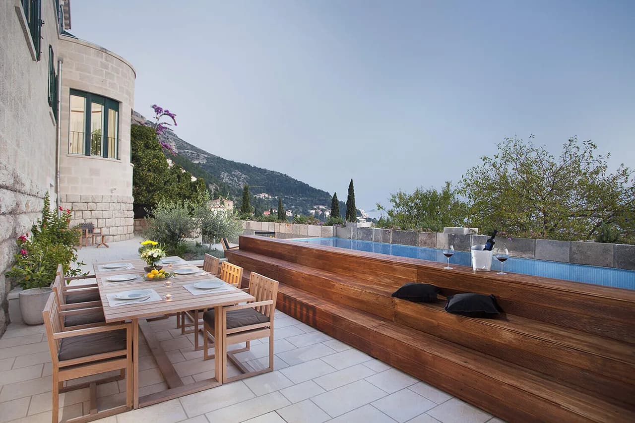 Stunning Luxury Villa by the Beach photo 5