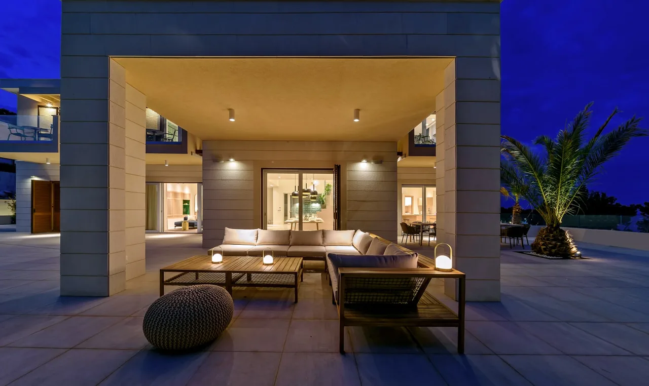 GRAND DELUXE VILLA WITH PRIVATE OUTDOOR POOL photo 5