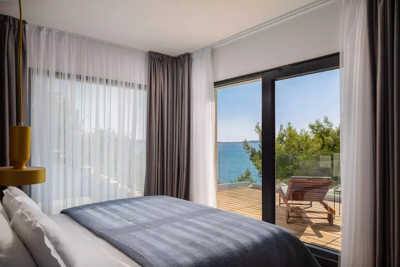 Gorgeous Sea Side Villa in Split photo 2