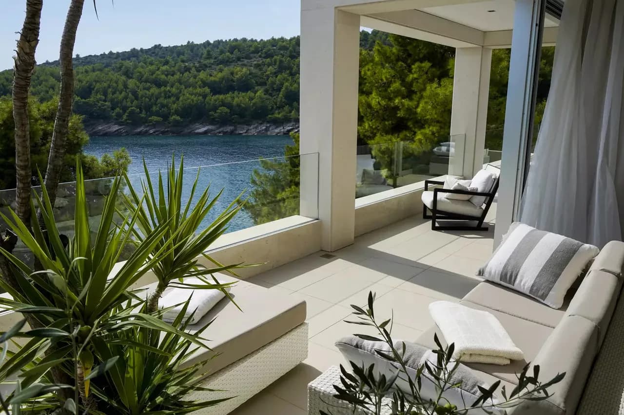BREATHTAKING LUXURY VILLA WITH HEATED POOL photo 4