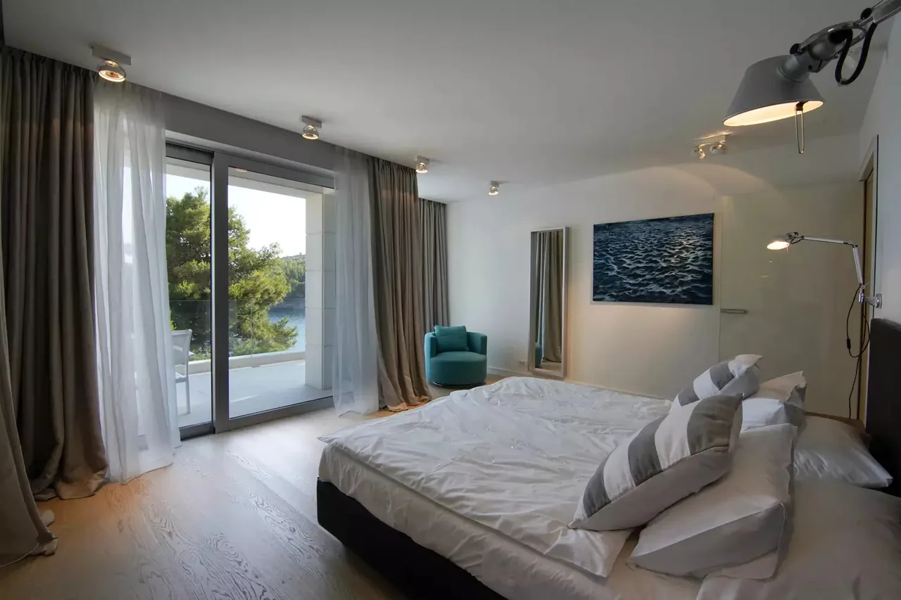 BREATHTAKING LUXURY VILLA WITH HEATED POOL photo 5