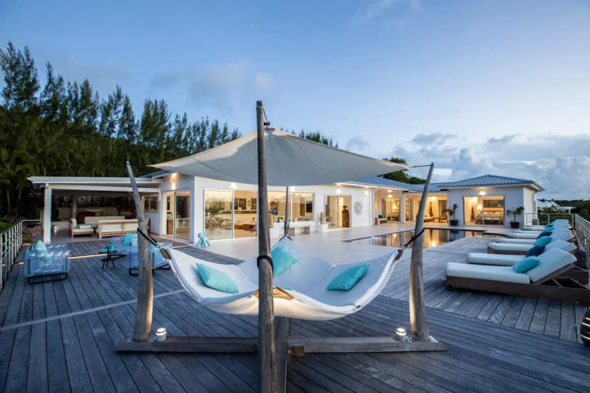 STUNNING VILLA WITH FANTASTIC SCENERY
