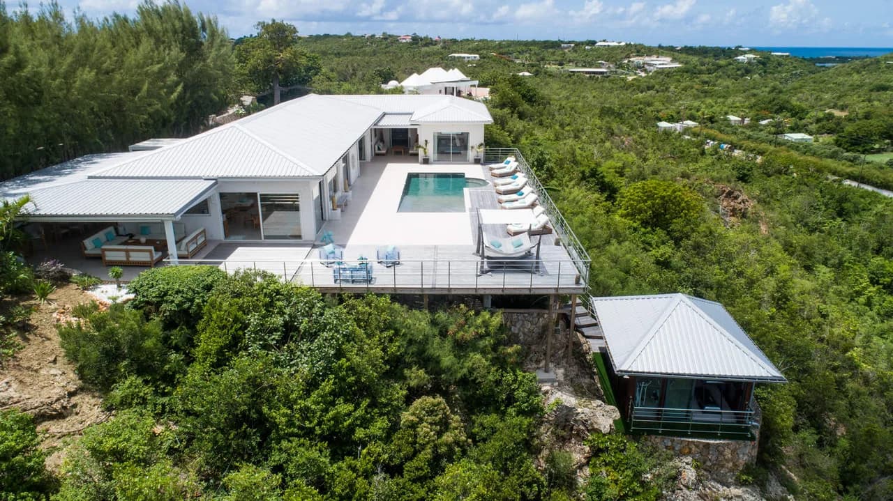STUNNING VILLA WITH FANTASTIC SCENERY photo 5