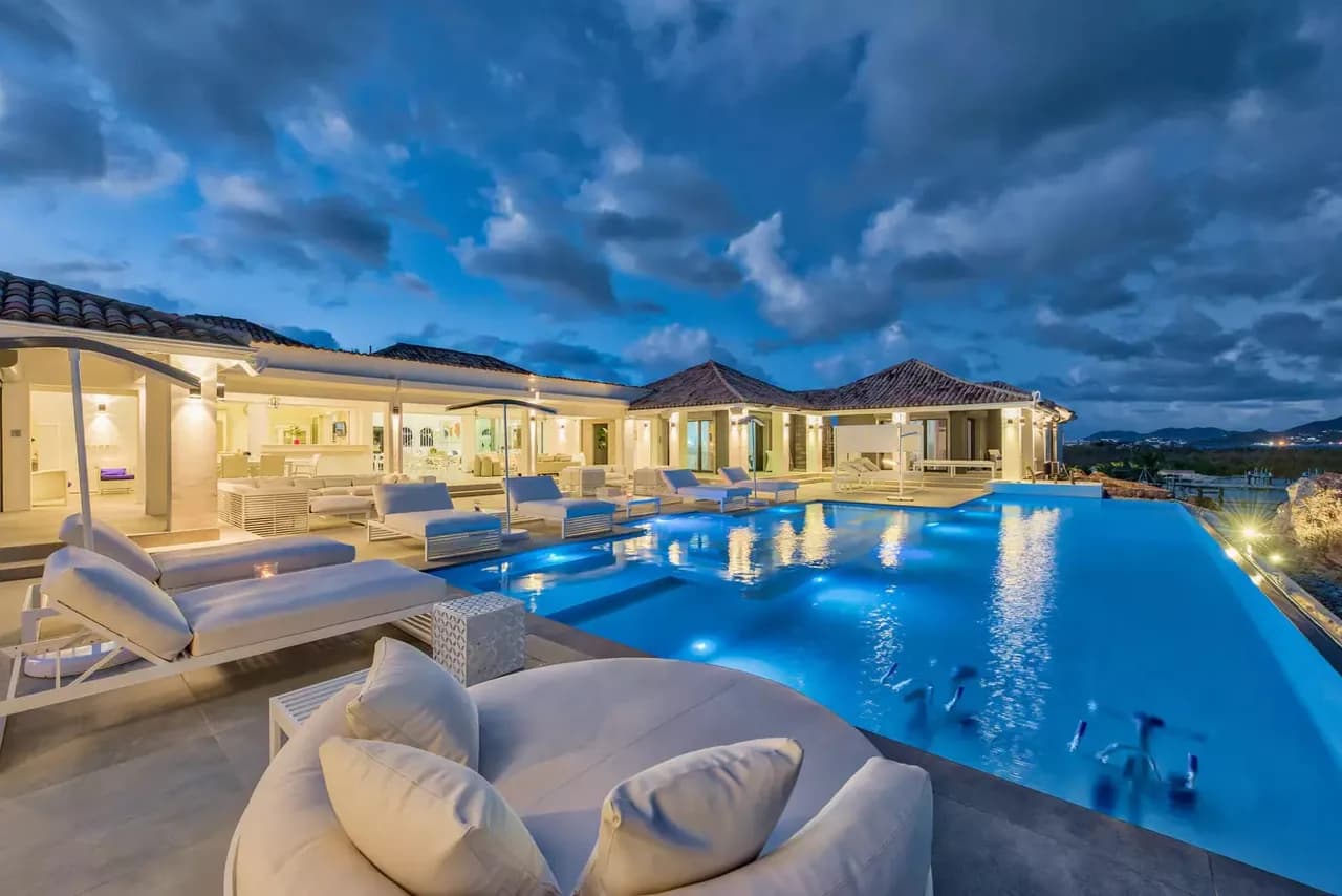 STUNNING SEA SIDE VILLA WITH POOL photo 3