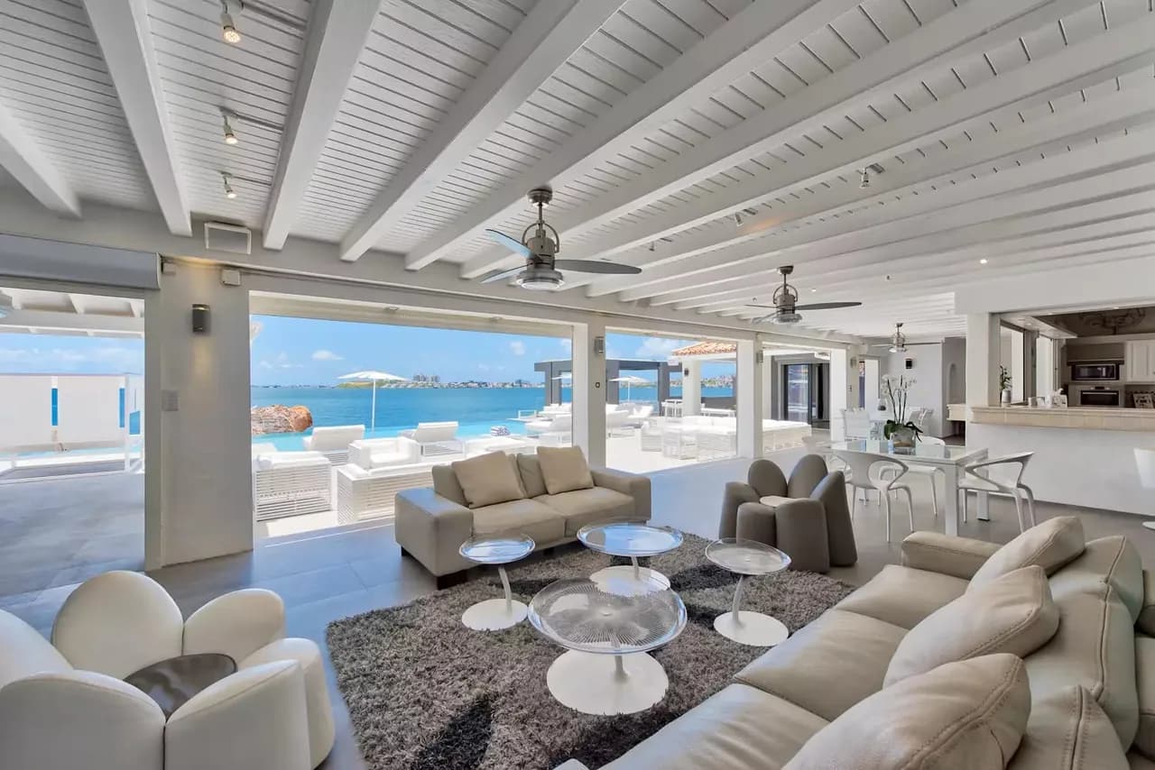 STUNNING SEA SIDE VILLA WITH POOL photo 4