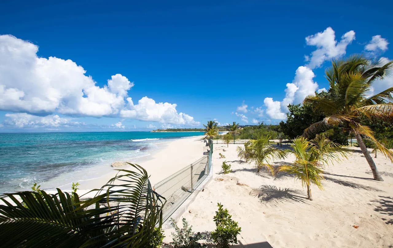 TROPICAL VILLA WITH PRIVATE POOL AND VOLLEYBALL COURT photo 3