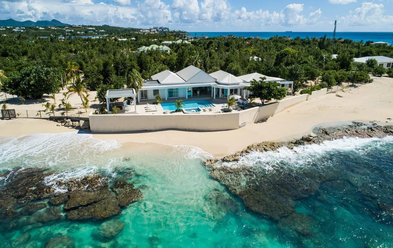 TROPICAL VILLA WITH PRIVATE POOL AND VOLLEYBALL COURT photo 5