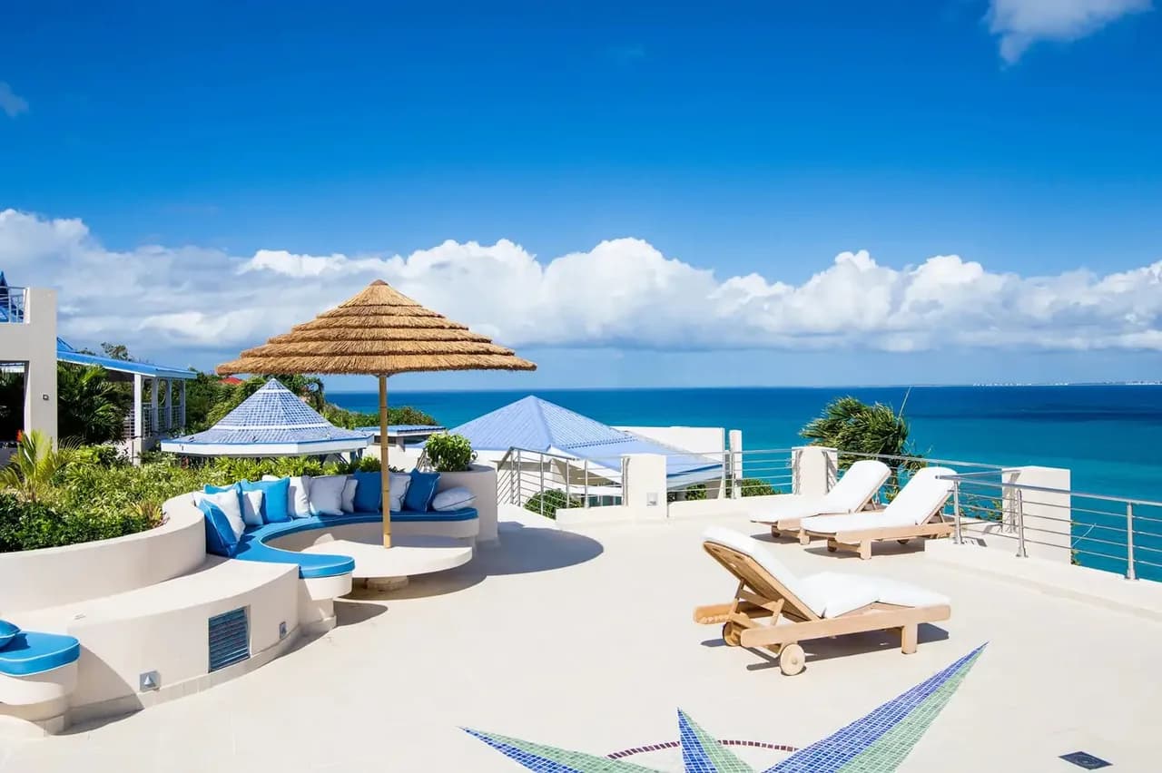 STUNNING LUXURIOUS VILLA WITH POOL AND VOLLEYBALL COURT photo 2