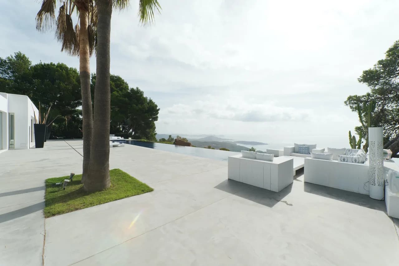LUXURIOUS VILLA WITH BEAUTIFUL SEA VIEWS photo 5