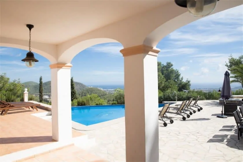 BEAUTIFUL HILLTOP VILLA WITH STUNNING VIEWS photo 4