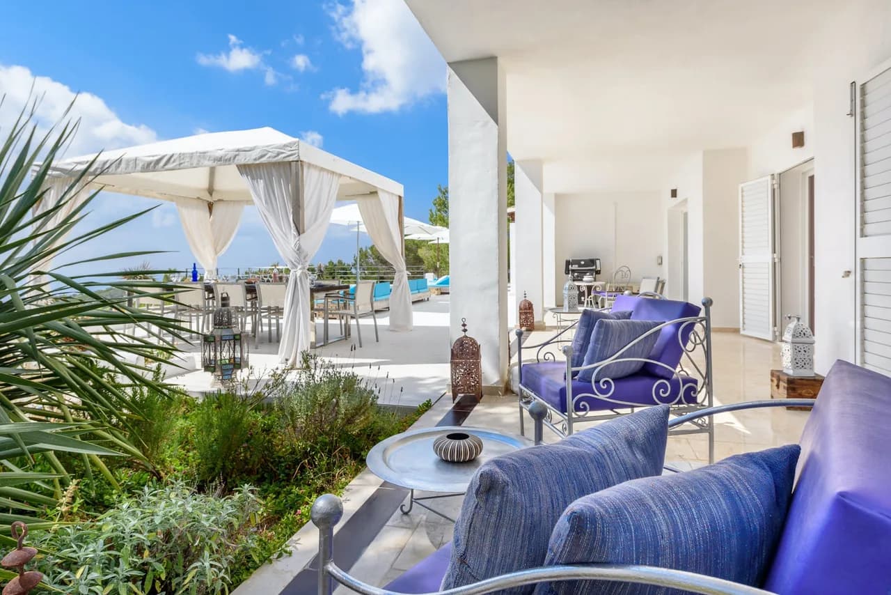 MODERN VILLA WITH EXQUISITE SEA VIEWS photo 5