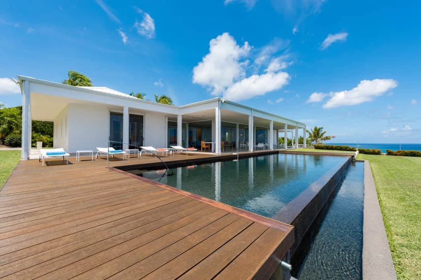 PRIME LUXURY VILLA WITH INFINITY POOL