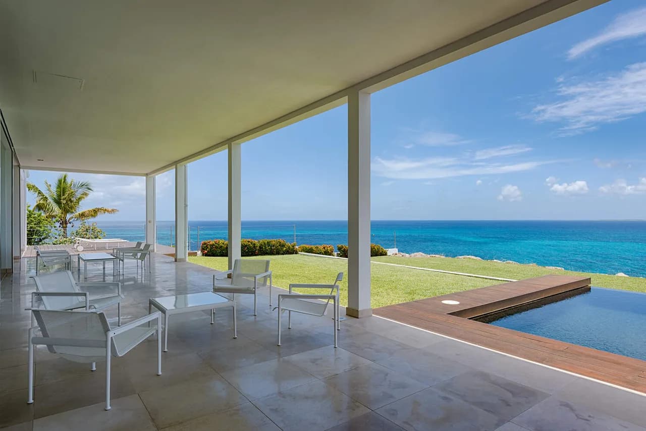 PRIME LUXURY VILLA WITH INFINITY POOL photo 3