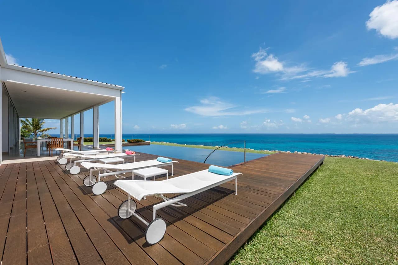 PRIME LUXURY VILLA WITH INFINITY POOL photo 5