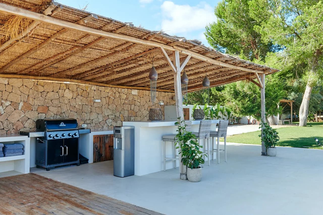 BEAUTIFULLY DESIGNED VILLA NEAR THE BEACH photo 4